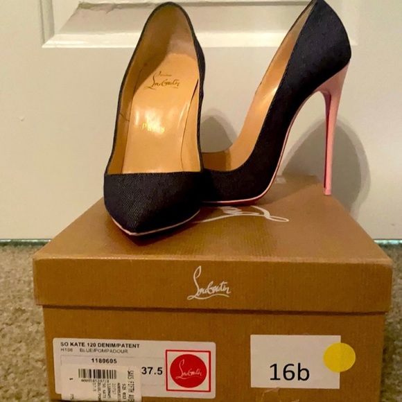 Meet Debbie, your Posher, and her closet favorites! - Picture 11 of 17